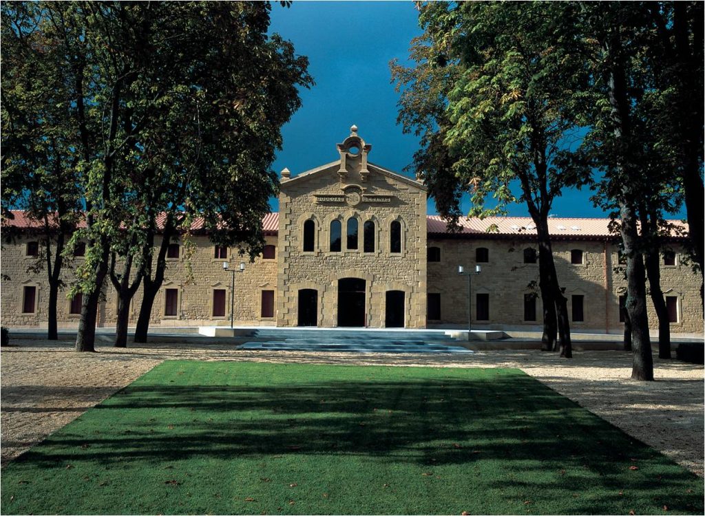 Bodegas bilbainas fachada