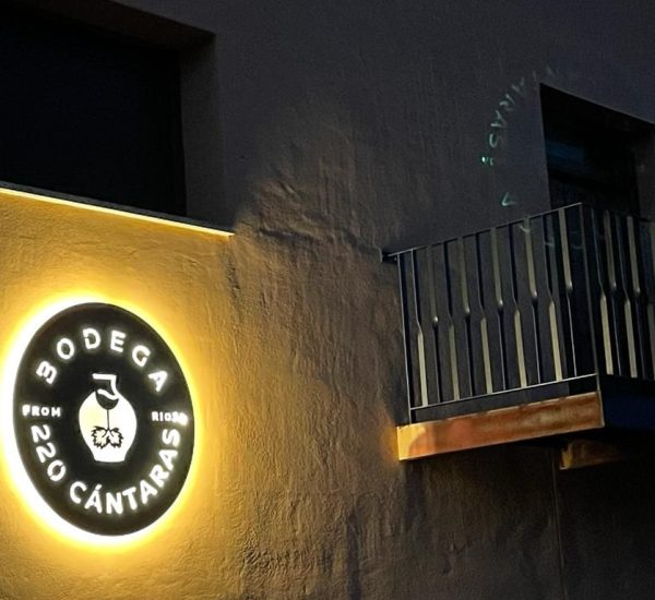 Bodega 220 Cántaras
