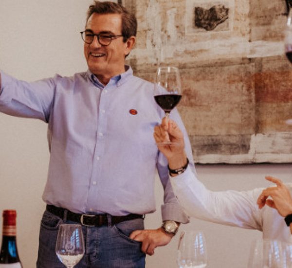 Comida en la bodega con visita y degustación de vinos