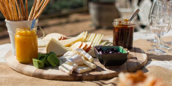 Paseo entre viñedos y Cata de vinos con quesos catalanes