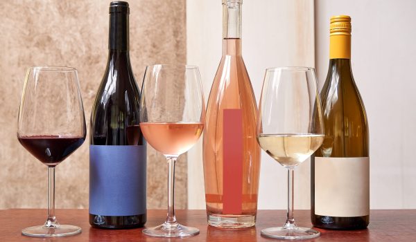Diseño de etiquetas para botellas de vino