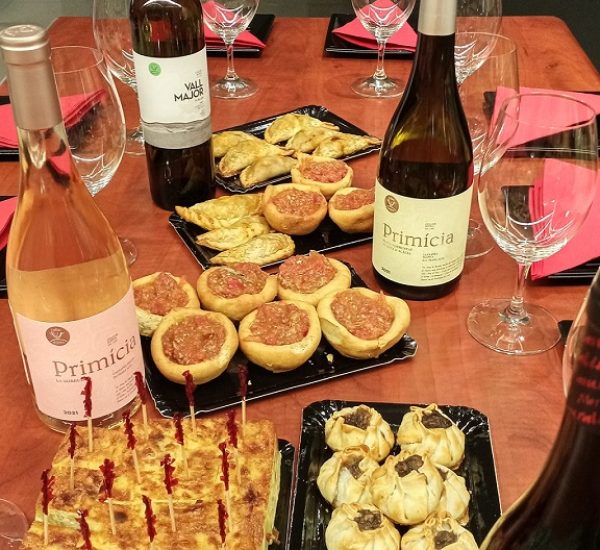 Visita Guiada al Celler + Aperitivo con 5 Tapas Maridadas con 5 Vinos de Celler Batea